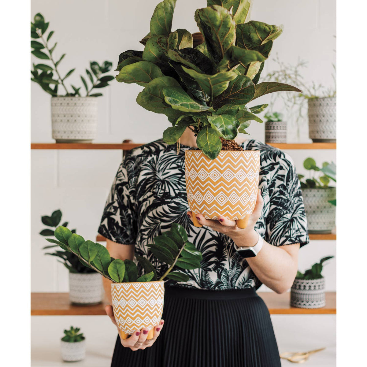 6 in. Saffron Spark Plant Pot